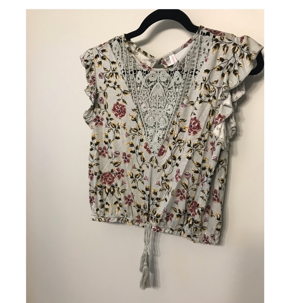 Cropped Floral Shirt 🌼🌸